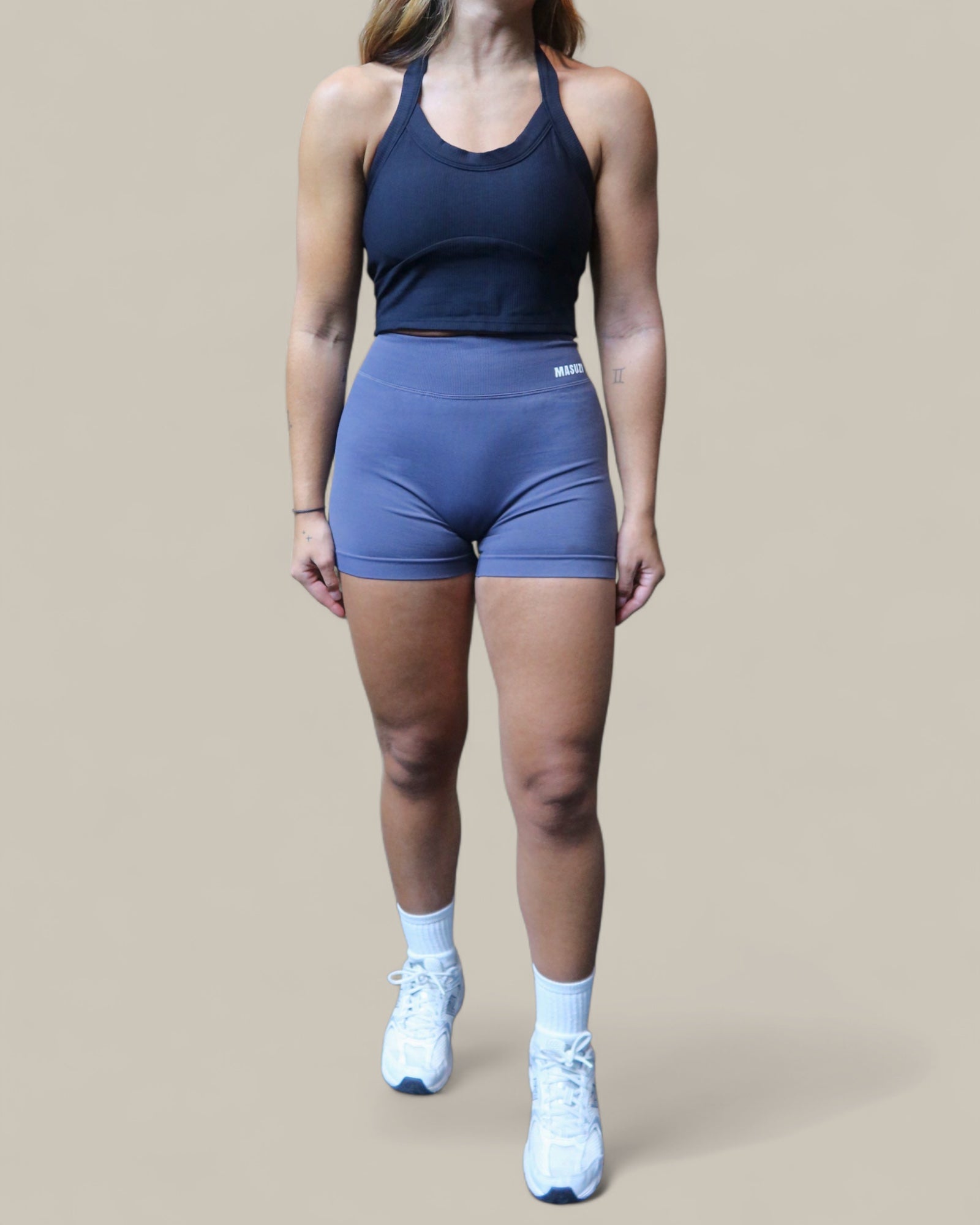 V-Shaped Short
